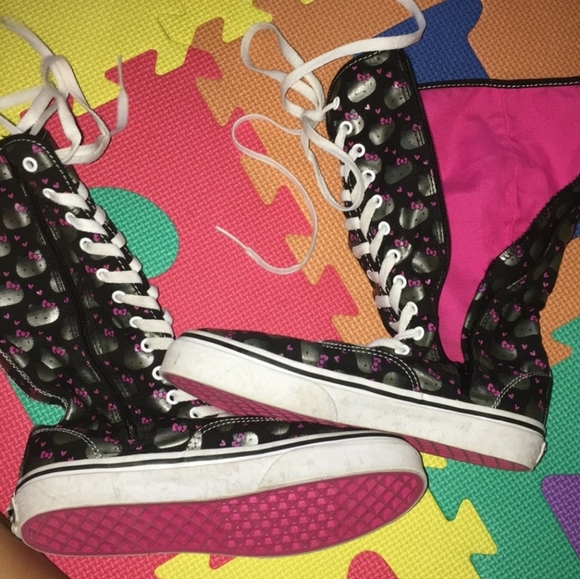 Beautiful Hello kitty Vans sneakers. Super clean! Closet staple! Will turn heads - Picture 6 of 6